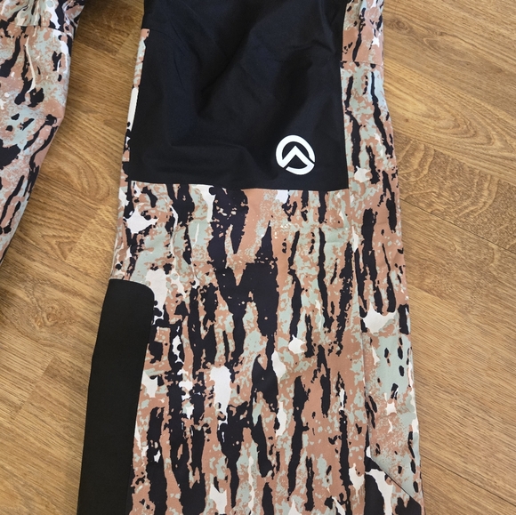 The North Face Summit Verbier GTX Bib snow Pant - Women's. SMALL - Picture 5 of 7